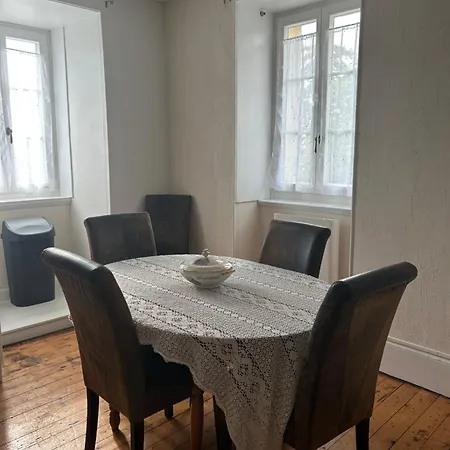 De La Comtesse Chateau De La Bouchatte Chazemais